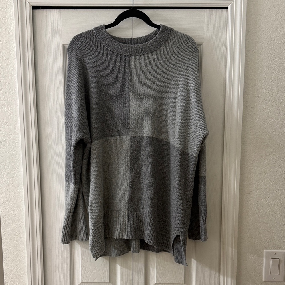 Abercrombie & Fitch Women’s Two-Tone Gray Crewneck Sweater